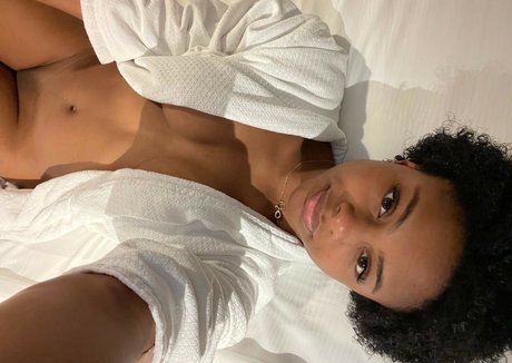 ドイツのアマチュアオンリーファンズ ヌード 画像