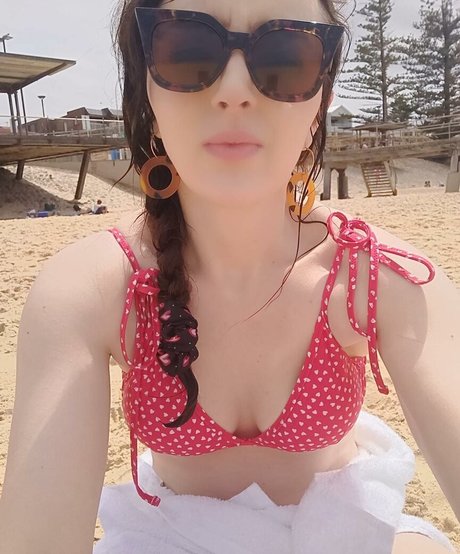 Fern Brady 無料スター 画像