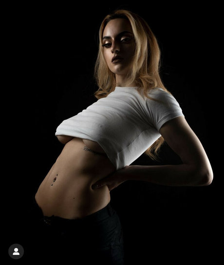 Linda Fioretti 裸の女優 画像