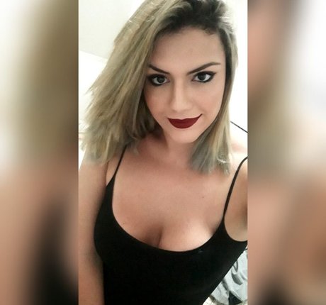 Anna Laura Amaral セックススター 画像