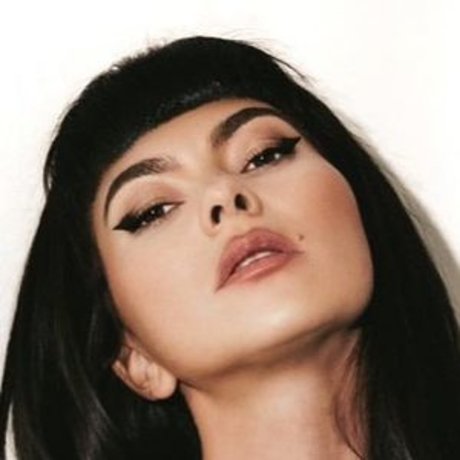 inna europe 裸モデル 画像