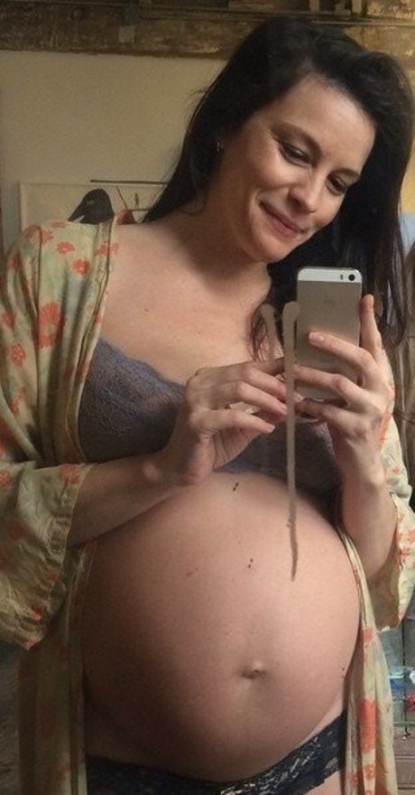 Liv Tyler ポルノスター 独占 写真