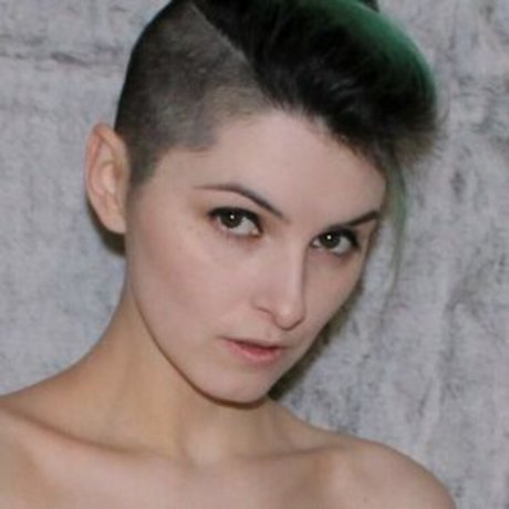 小さいチンポのシーメールオンリーファンズ 無料ヌード 画像