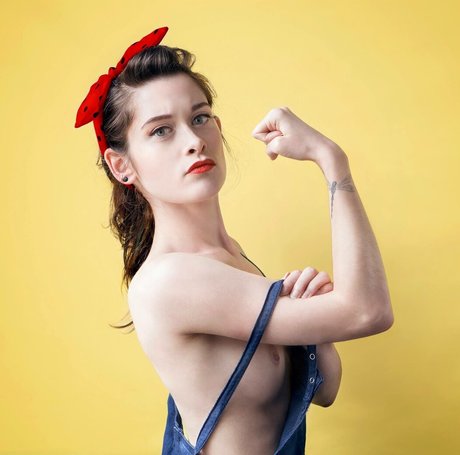 Galipompom ポルノスター ヌード 画像