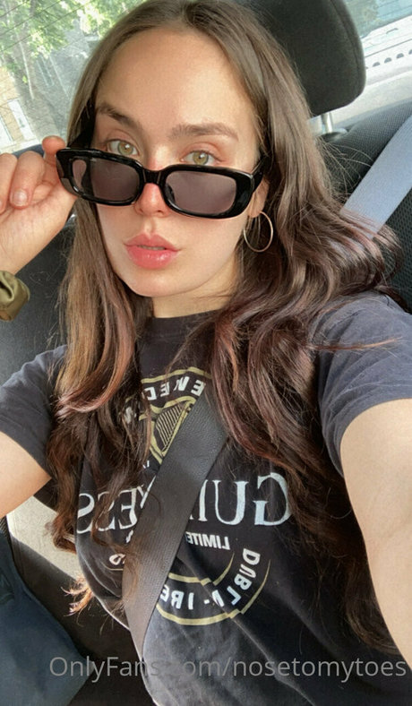 nosetomytoes ポルノモデル 写真