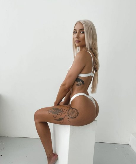 alia vkk エロティックモデル アーカイブ