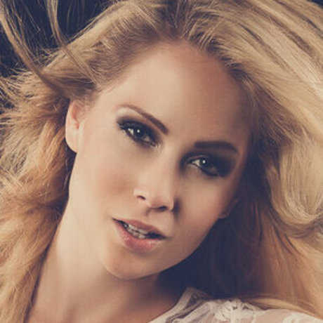 Whitney Cole 裸のモデル 画像