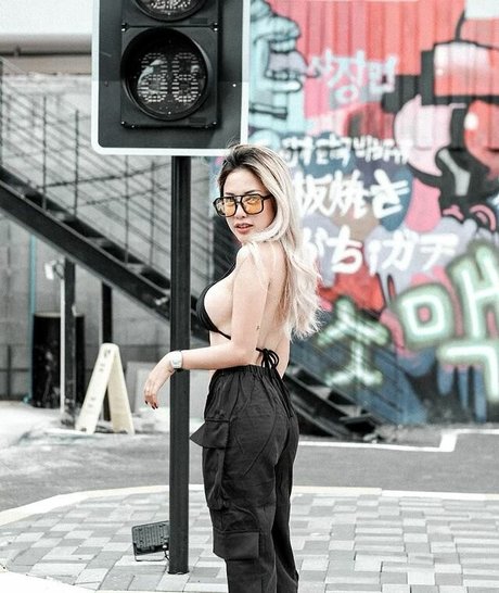 Kanyav Sai セックスモデル 写真