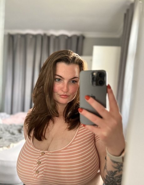 witchy vibe ホットなスター ギャラリー