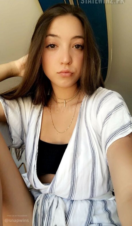 Bailey Silva エロティックなスター ギャラリー