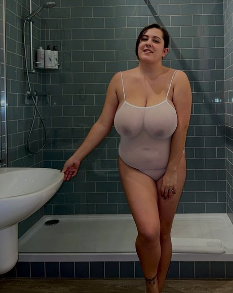 ブロンドのお尻オンリーファンズ アダルト 画像