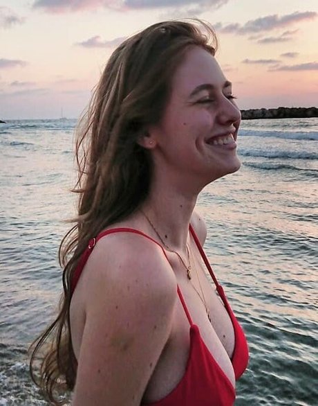 Roni Kempinski ポルノモデル ギャラリー