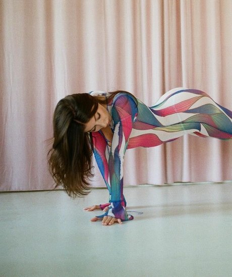 o lyalya ホットなモデル 写真