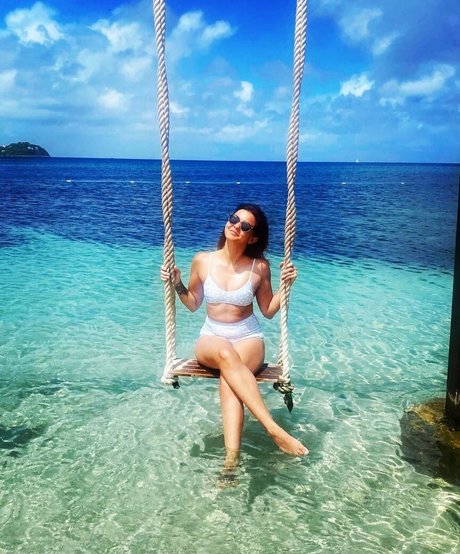 Lauren Layfield セックススター アーカイブ