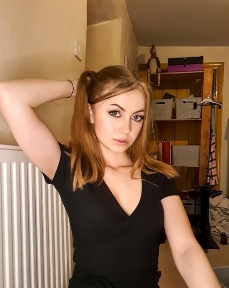 ビーチセックスオンリーファンズ アート裸 写真