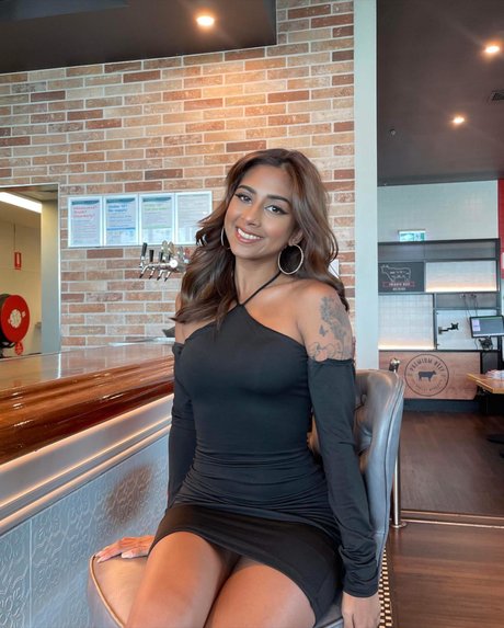 Chrissymenzies ポルノスター セックス ギャラリー