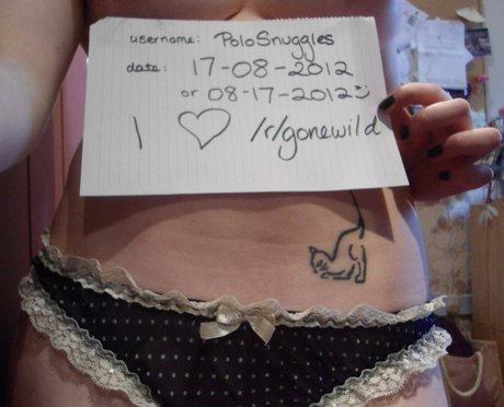 裸の女の子オンリーファンズ 無料ポルノ 写真