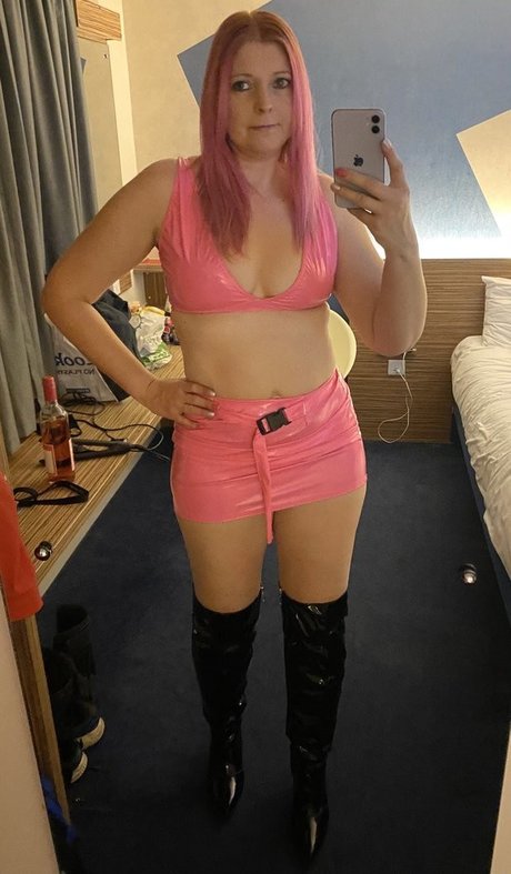 戦利品オンリーファンズ エロチック 画像