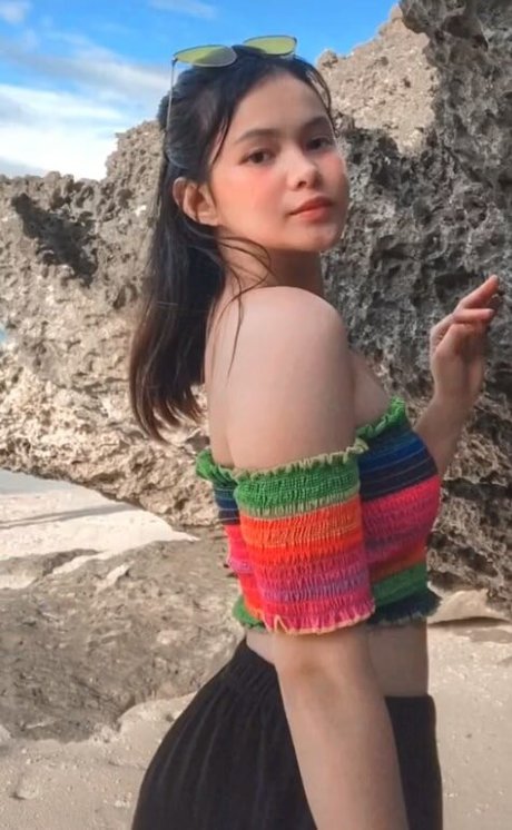 Leysisss エロティック女優 画像