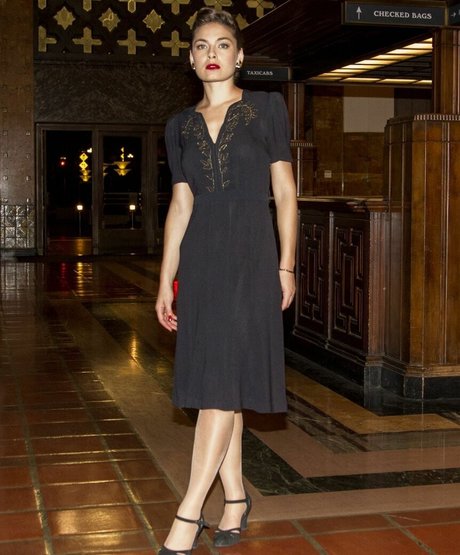 Alexa Davalos ポルノスター セックス 画像