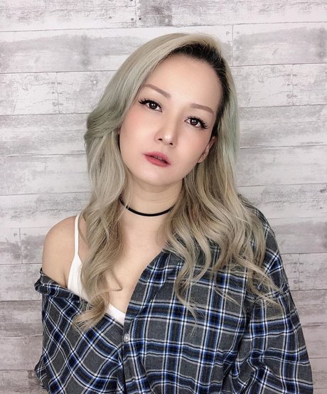 ビキニプリンセスオンリーファンズ エロチック 写真