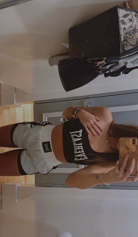 Madisyn Hunt ヌードモデル 写真