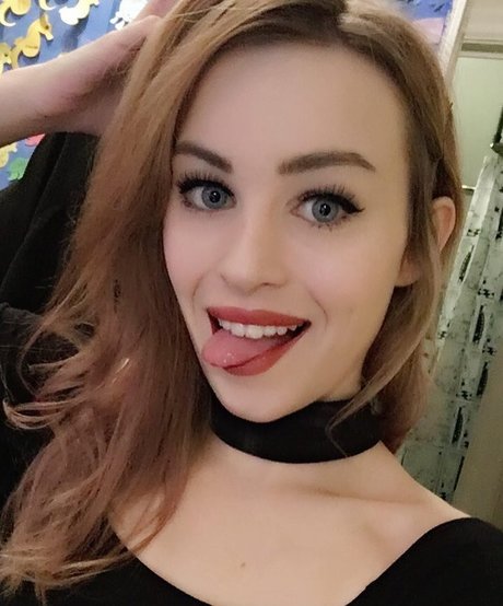 Naniheichou アダルトモデル 画像