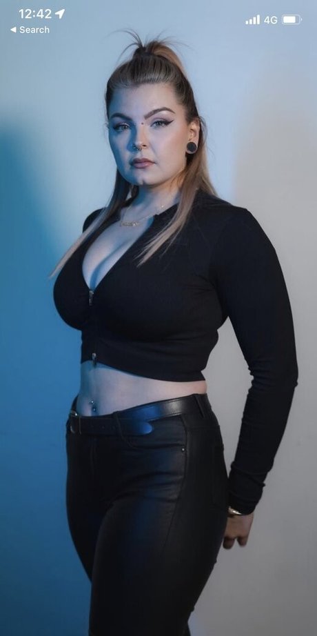 Ashleigh Harris 独占モデル 写真