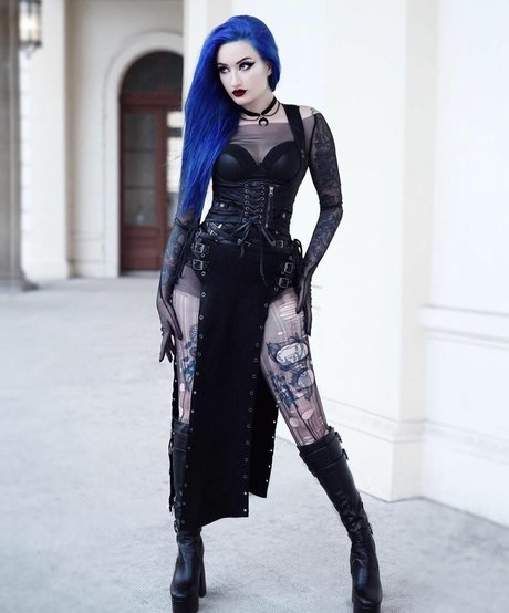 BlueAstrid 裸モデル ギャラリー