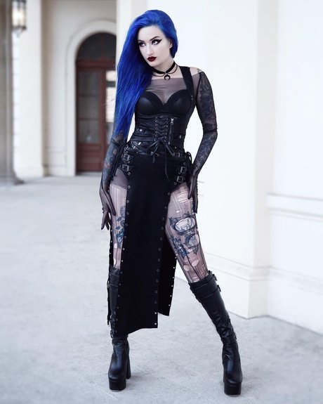 BlueAstrid 裸のポルノスター ギャラリー