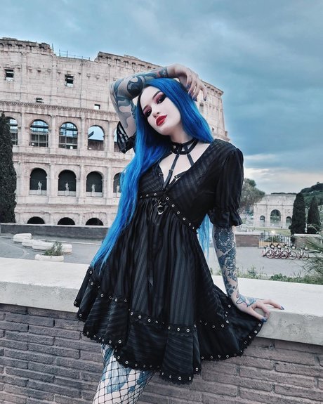 BlueAstrid ポルノスター 無料 写真