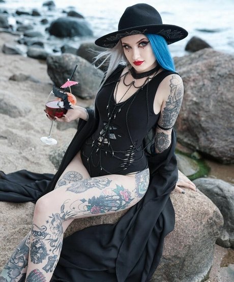 ニューハーフオンリーファン セクシー裸 画像