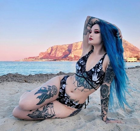 BlueAstrid セクシーモデル 写真