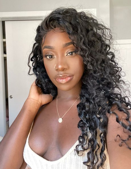 成熟したラテン系オンリーファンズ ポルノ 写真