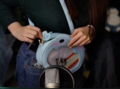 Aayley ポルノスター エロティック 画像