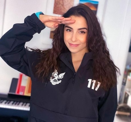 かわいいブロンドのオンリーファンズ 無料セックス 写真