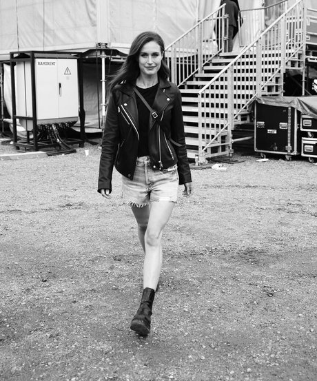 妻のアナルオンリーファンズ アダルト 写真