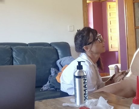 Naked Traveler モデル 写真