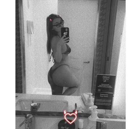 brittanyciara ポルノモデル 写真