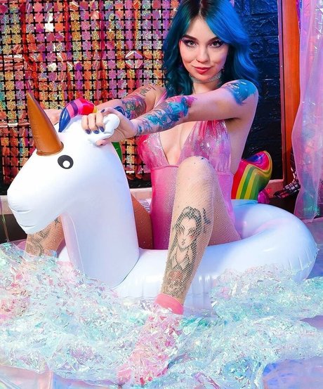 セクシーな妻オンリーファンズ セクシーヌード 写真