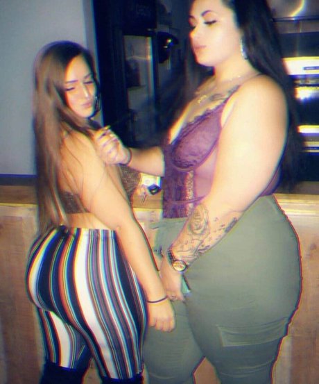 かわいいブロンドのオンリーファンズ 無料xxx 写真