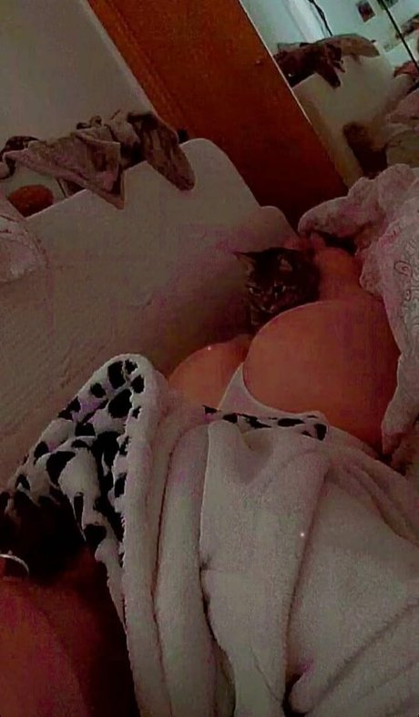 uxiaa 16 ヌード女優 画像