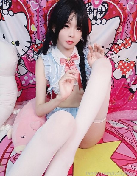 DollyMew エロティックなスター 画像