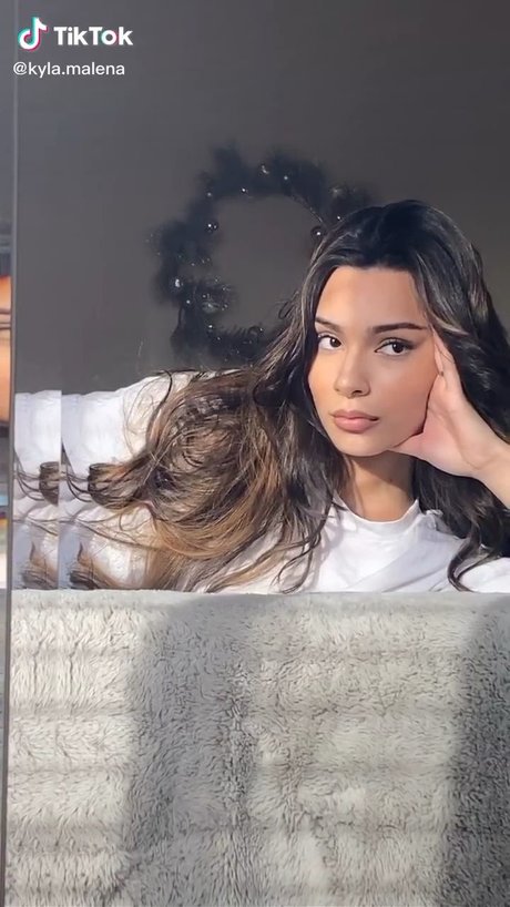 Kyla Malena ヌードのポルノスター 写真