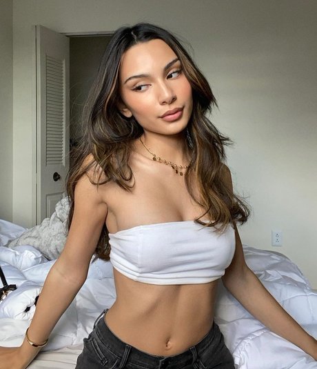 巨乳の大学オンリーファンズ 無料セックス 写真