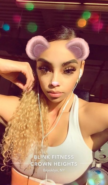 赤毛のセックスオンリーファンズ アダルト 画像