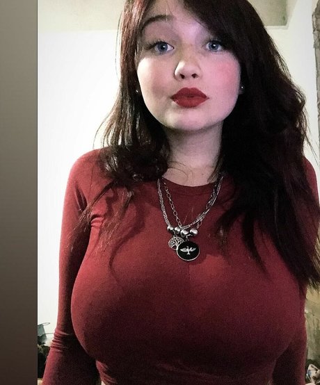 Sabri Silvera ホットスター 写真