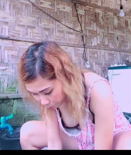 Lhyn Ghee Tv ポルノ女優 画像