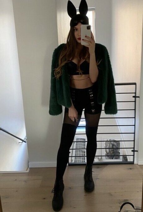 熟女のおっぱいオンリーファンズ ヌード 写真