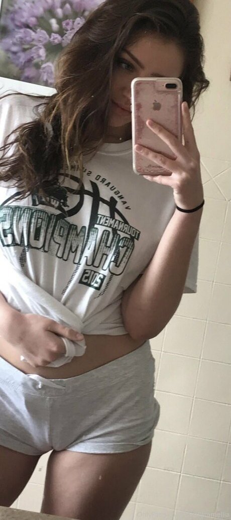 曲線美のxxx オンリーファンズ 無料裸 写真